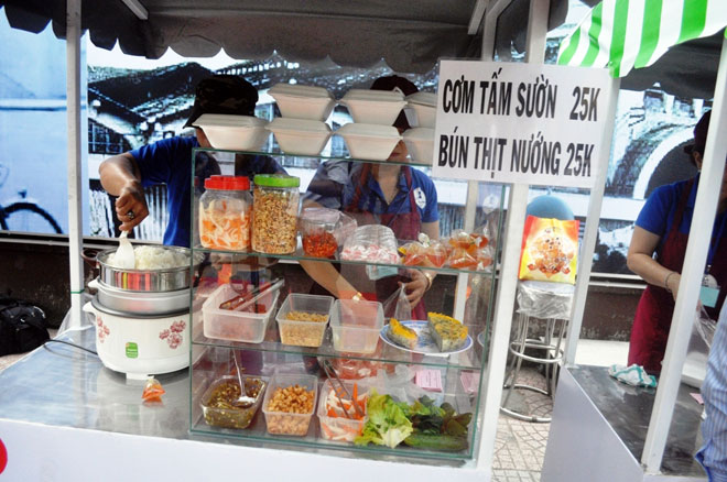 ẩm-thực-hàng-rong-quận-1-tây-ninh24h (8).jpg