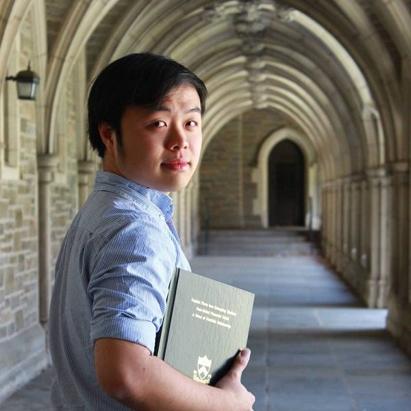 Chau-thanh-vu-9x-viet-am-8-hoc-bong-tien-si-toan-phan-my-cuoc-goi-tu-harvard.jpg