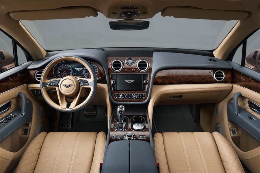 ngam-chiec-bentley-bentayga-dat-nhat-duoc-nu-hoang-anh-dat-hang (5).jpg