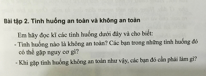 sach-co-noi-dung-so-vung-kin-va-xam-hai-tinh-duc-1.jpg