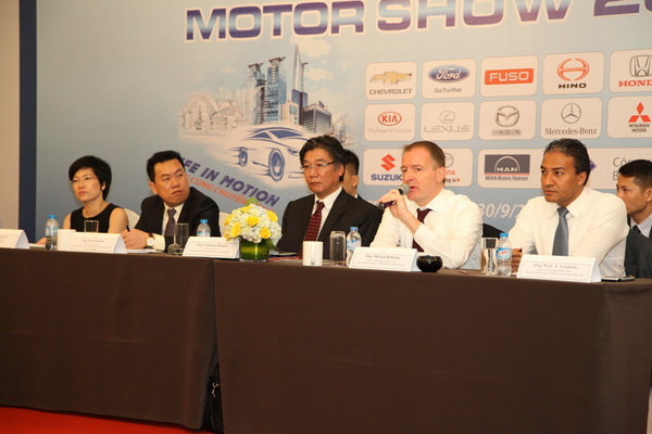 vietnam-motor-show-2015 (1).jpg